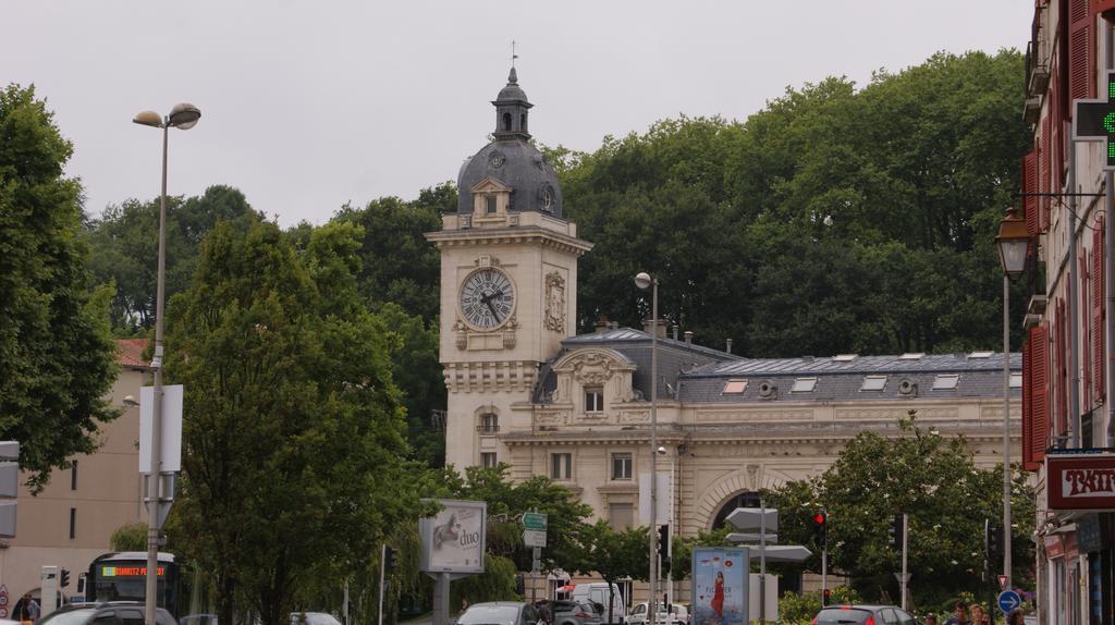 Hotel De La Gare Bayonne Exterior photo